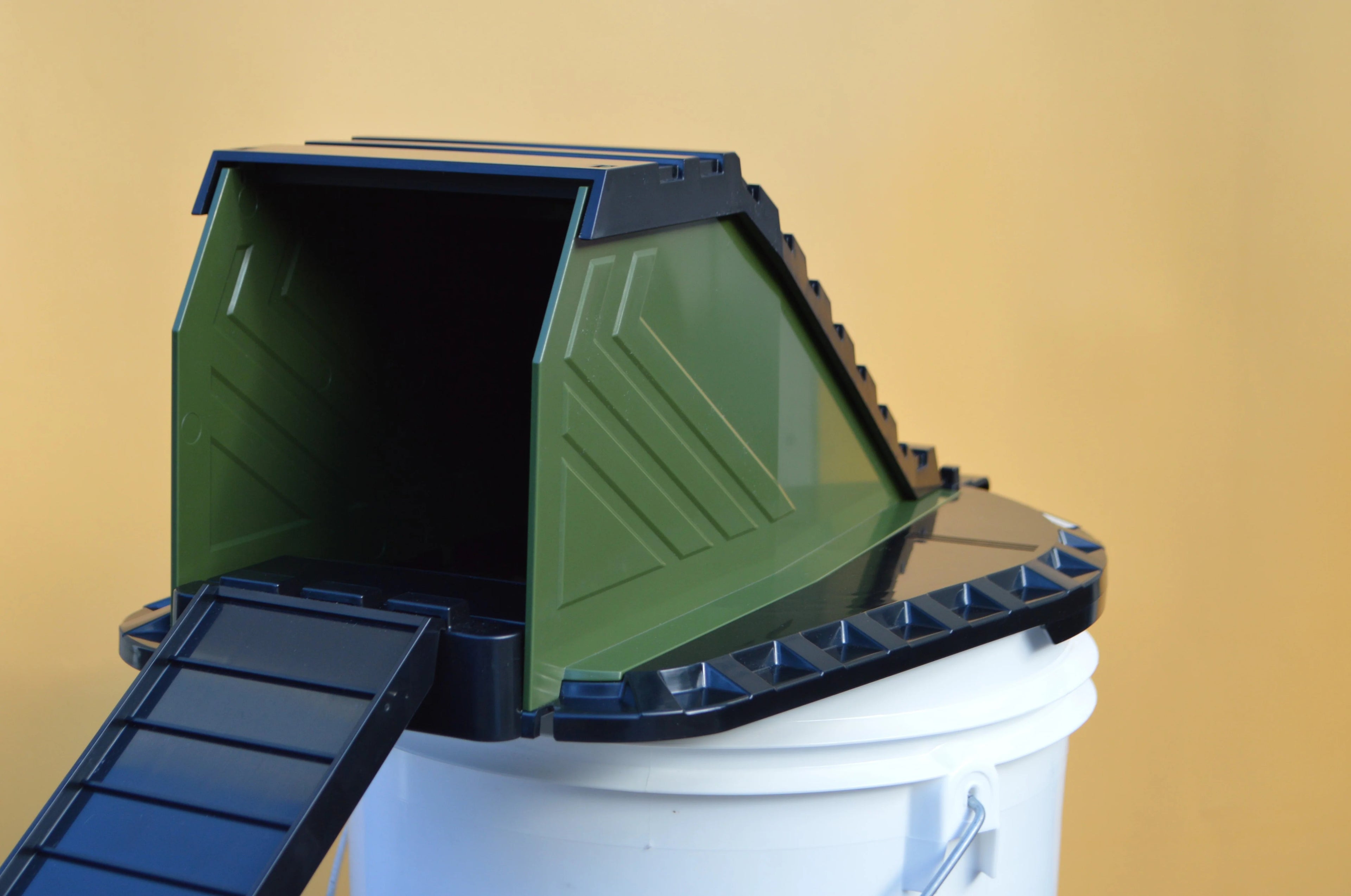 Bucket Lid Rodent Trap for Rats & Squirrels