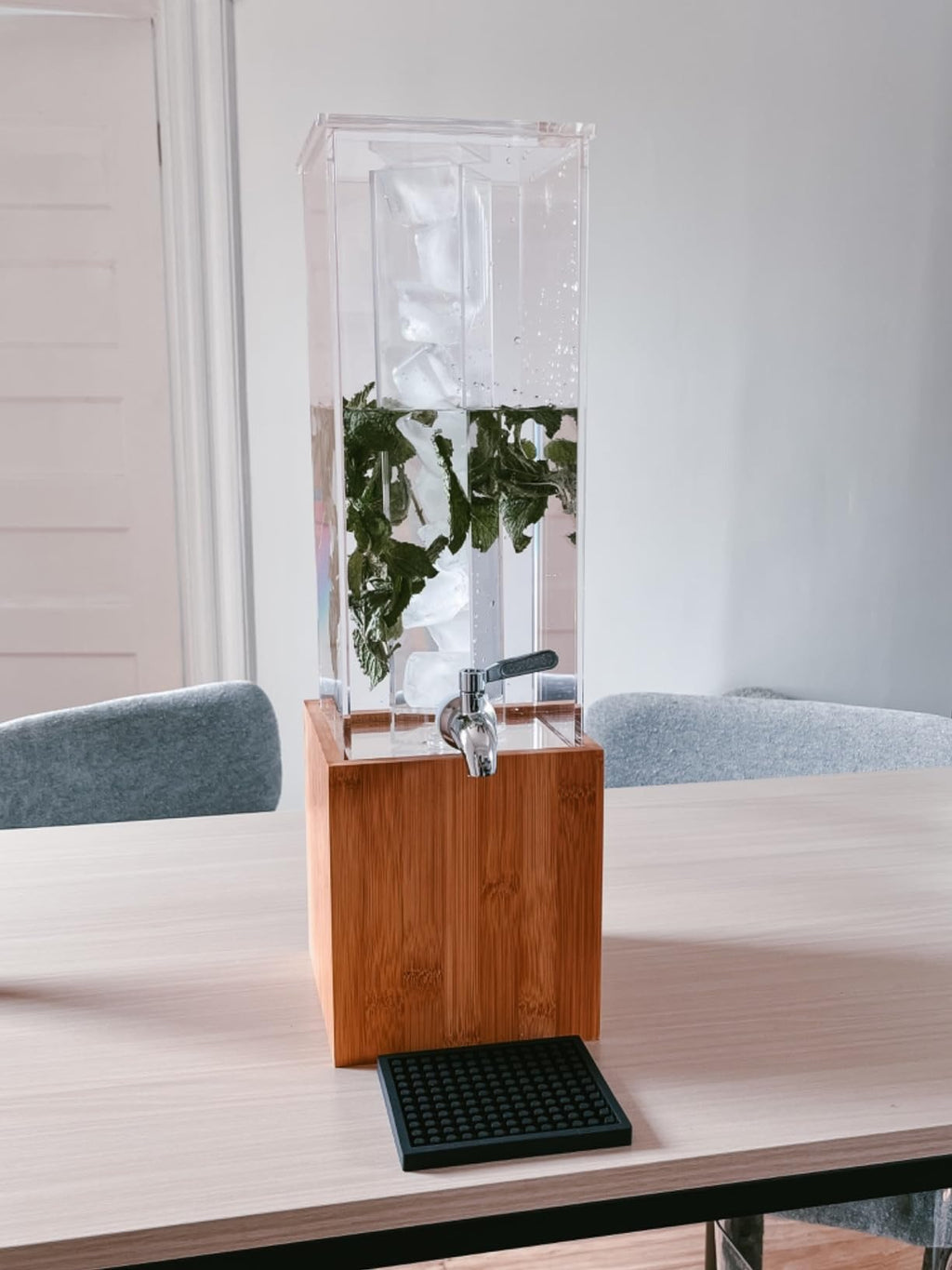 Cold Beverage Dispenser with Ice Core & Stand